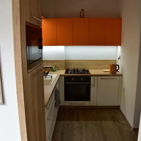 Apartament Green & Orange